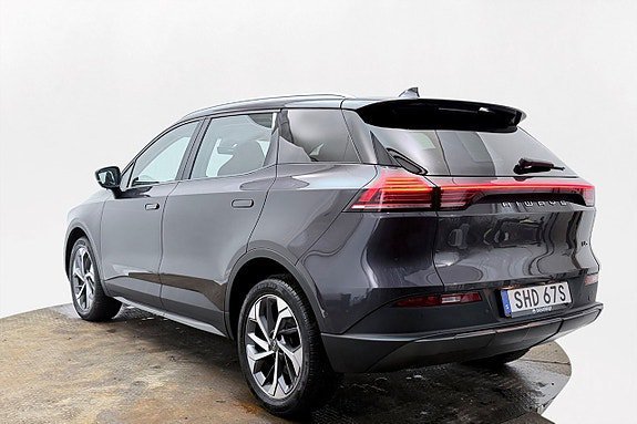 Vehicle Image 9