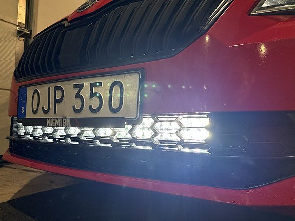 Vehicle Image 24