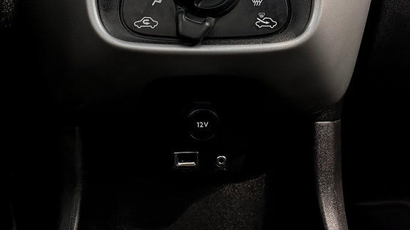 Vehicle Image 17