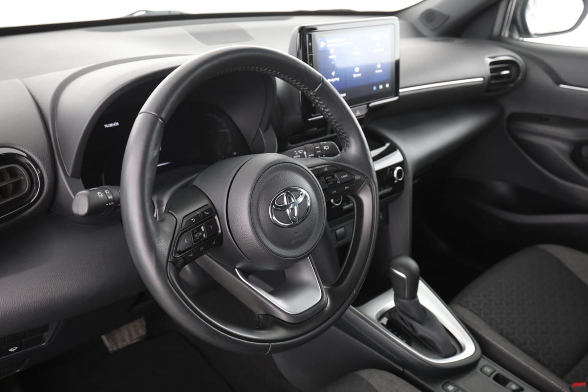 Vehicle Image 10