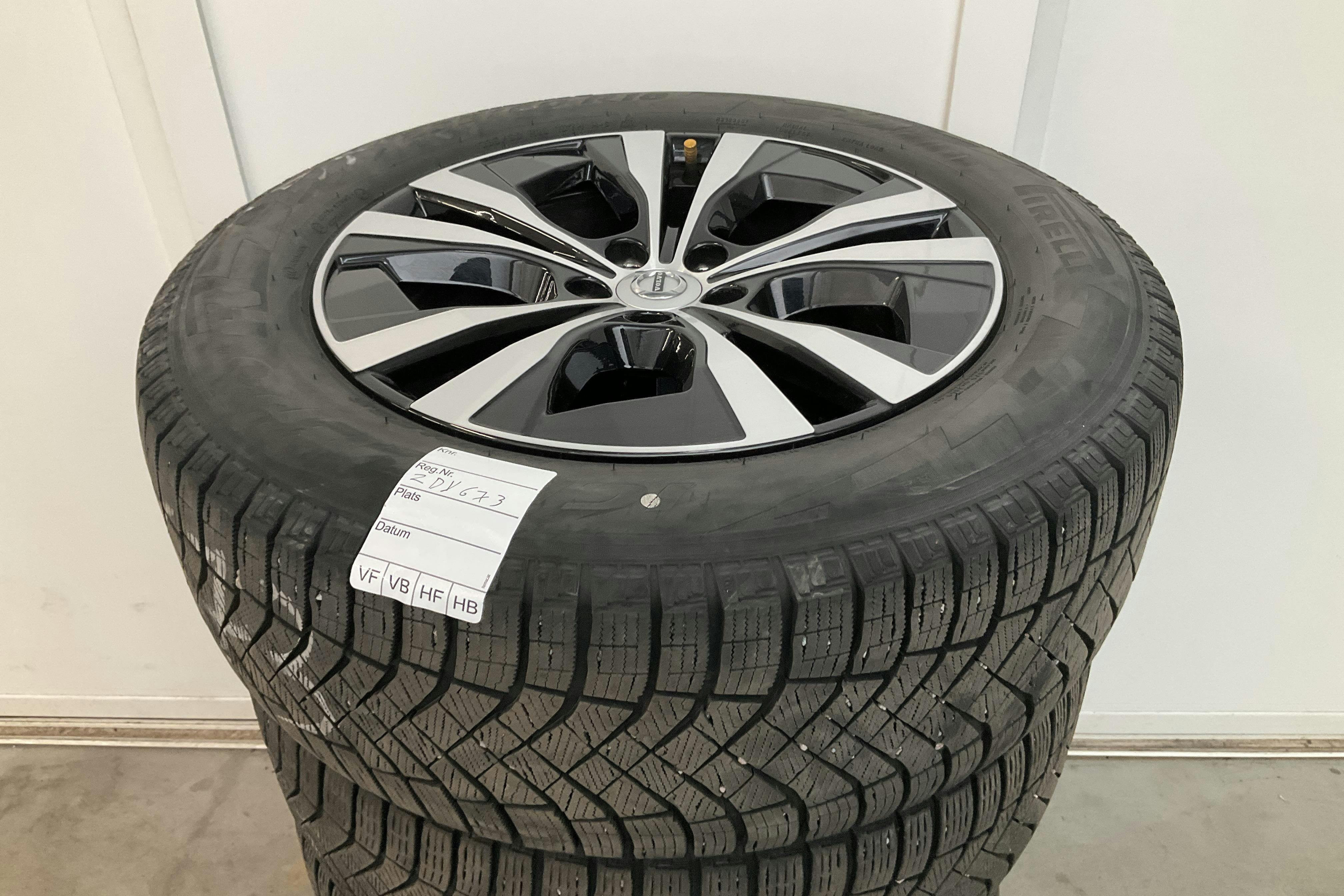Vehicle Image 16
