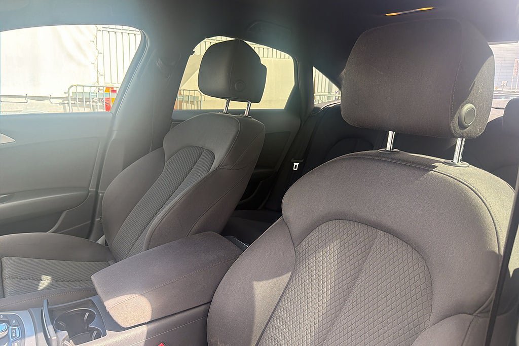 Vehicle Image 16