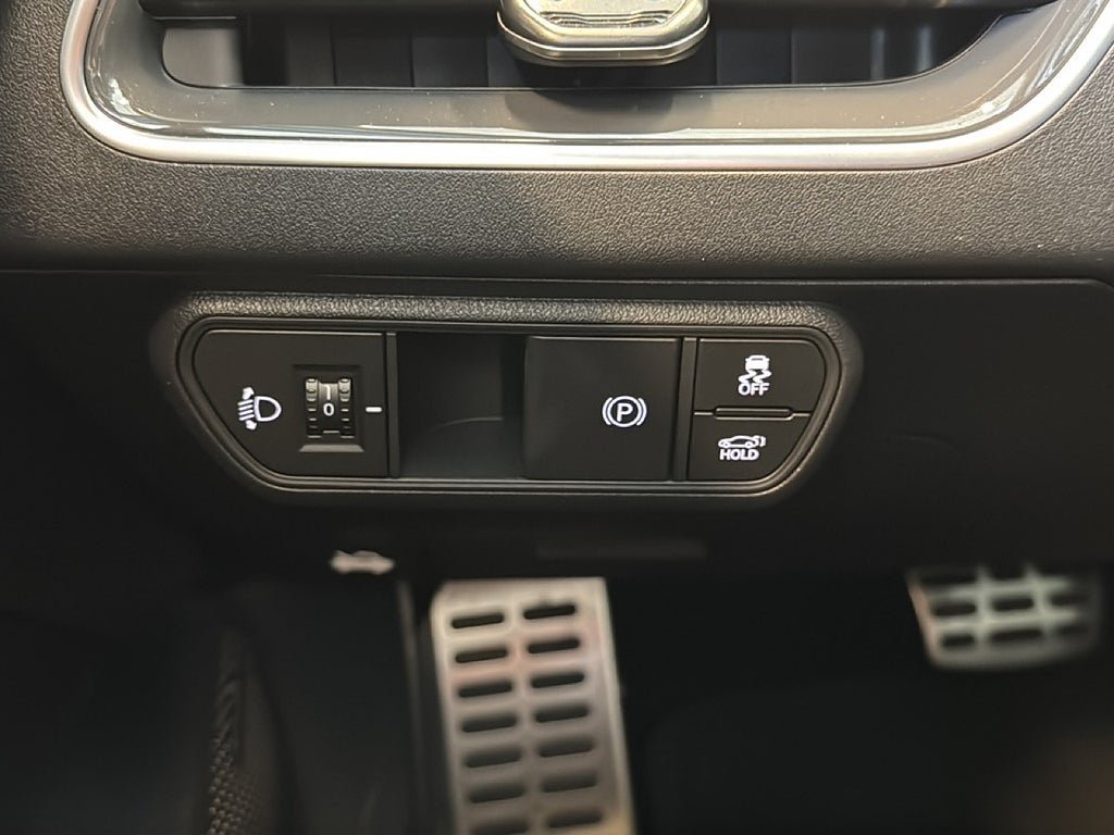 Vehicle Image 17