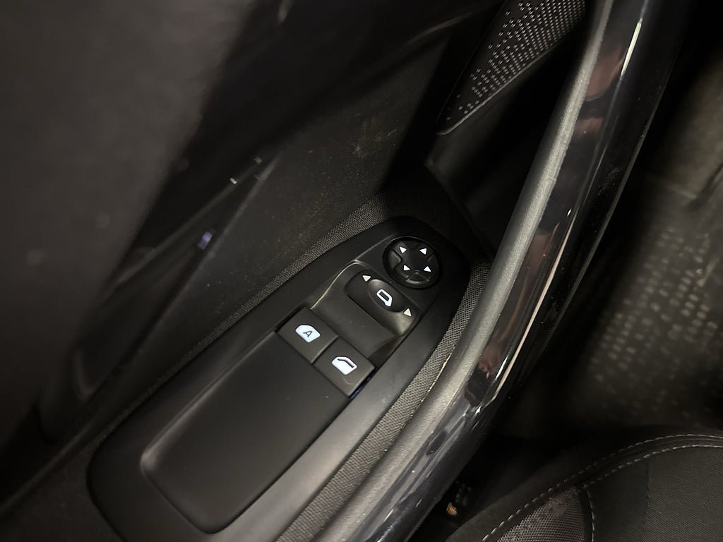 Vehicle Image 24