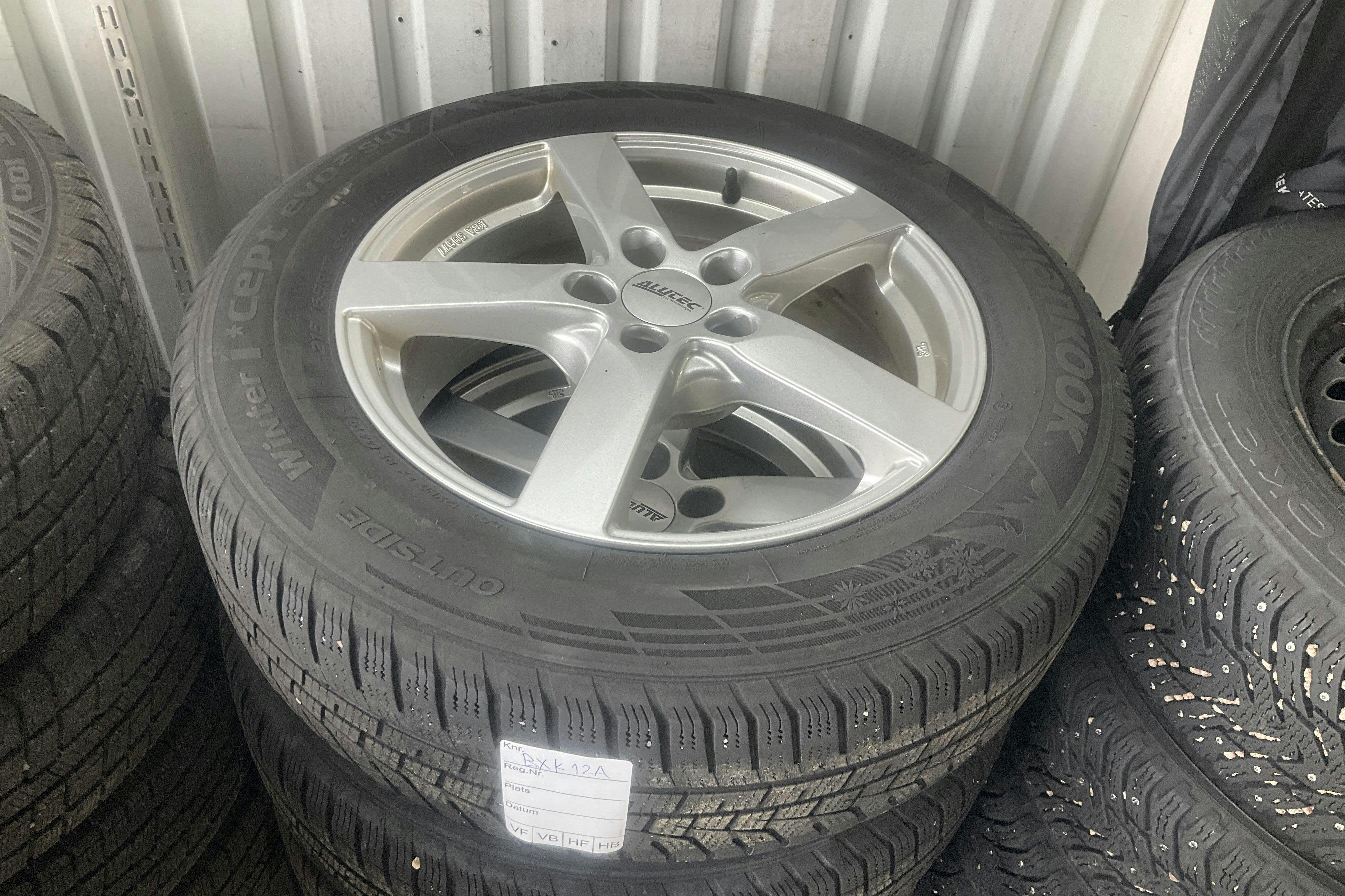 Vehicle Image 17