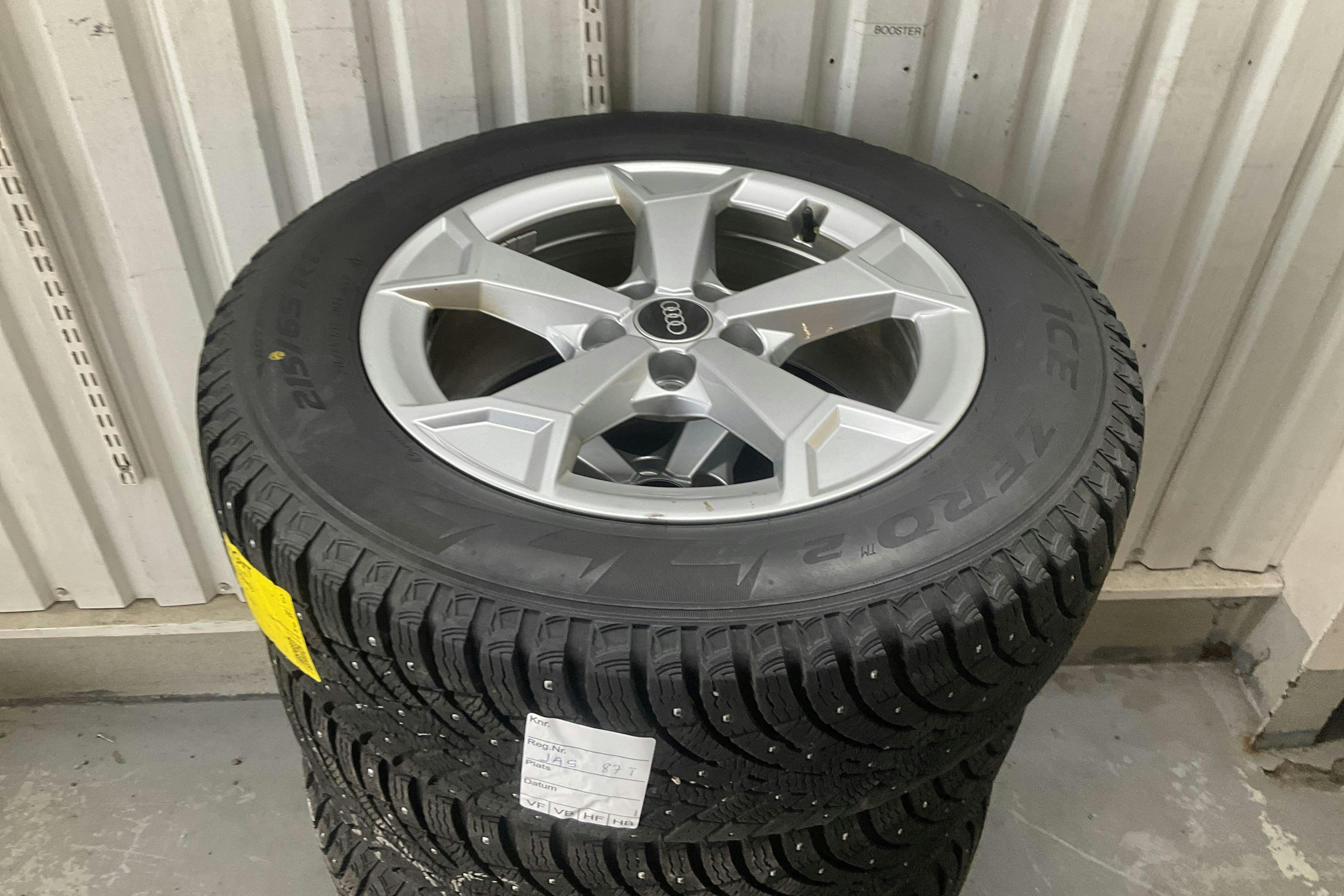 Vehicle Image 19