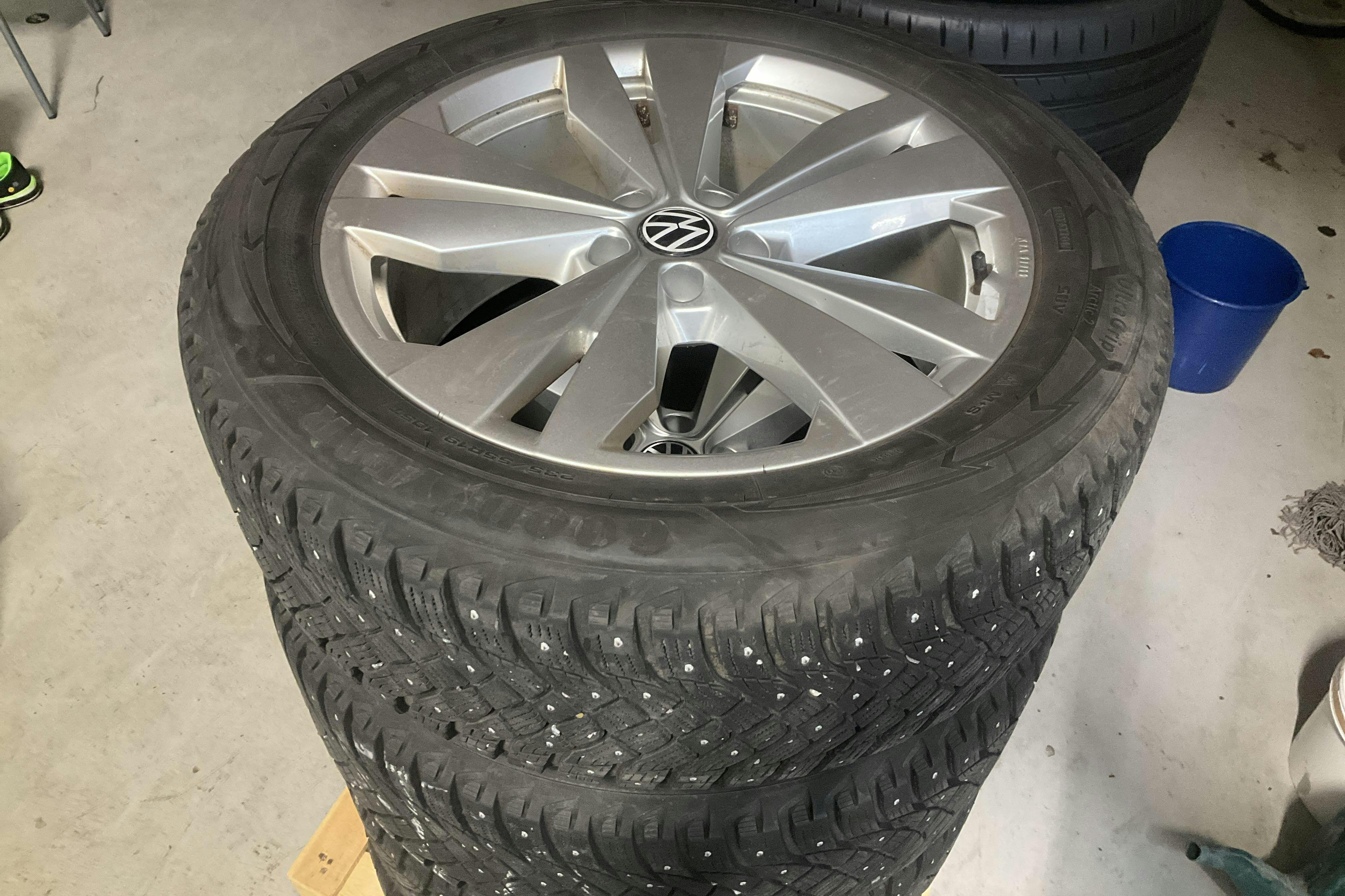 Vehicle Image 16
