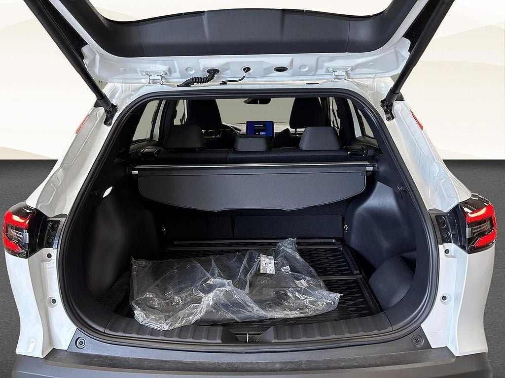 Vehicle Image 12