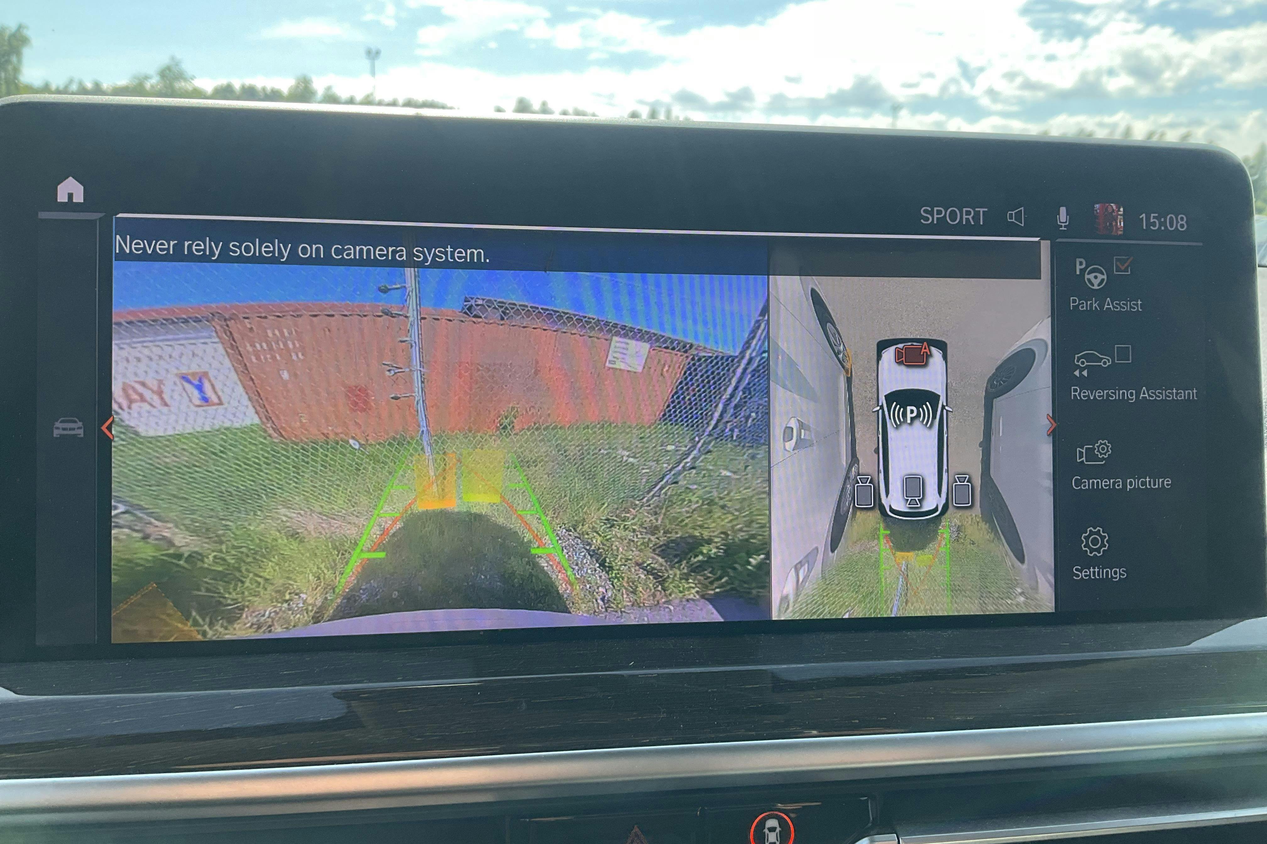 Vehicle Image 12