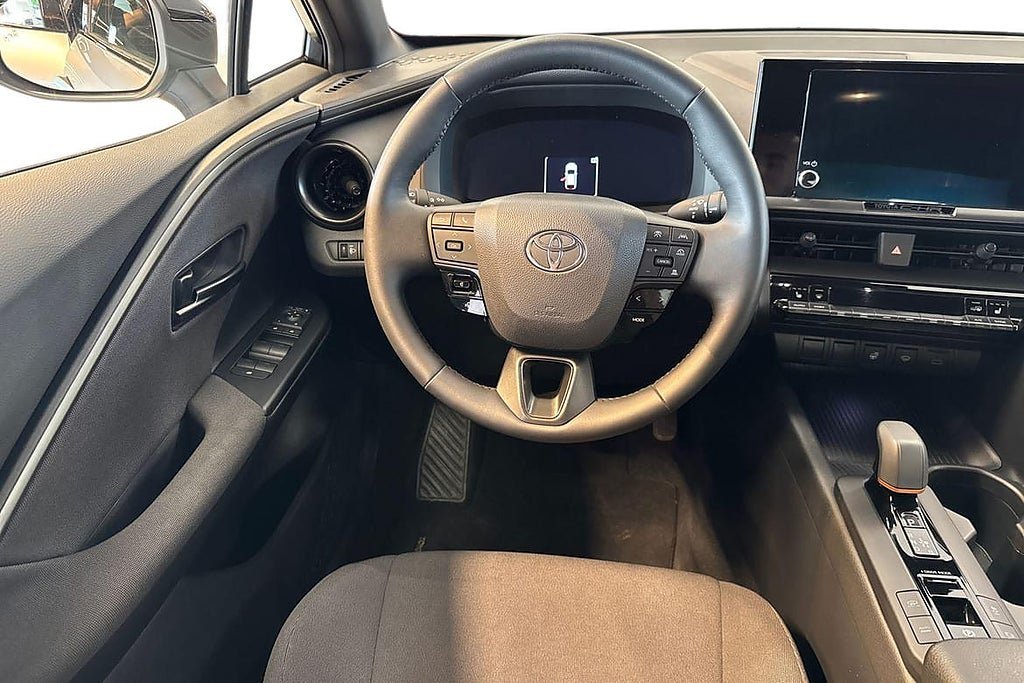 Vehicle Image 11