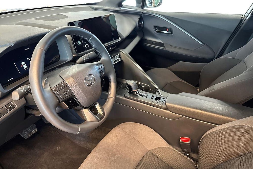 Vehicle Image 14