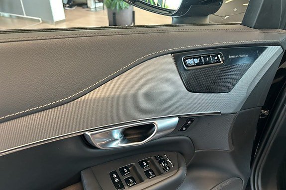 Vehicle Image 27