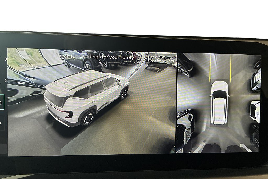 Vehicle Image 25