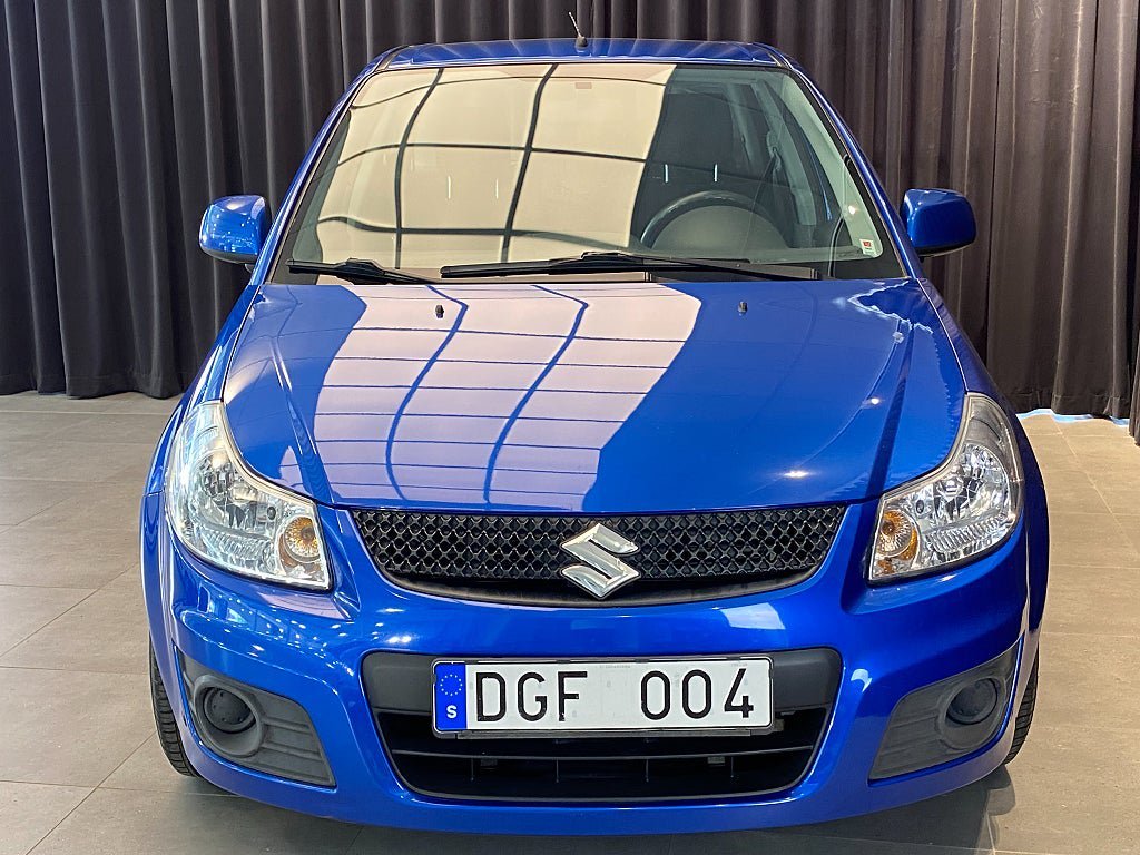 Vehicle Image 4
