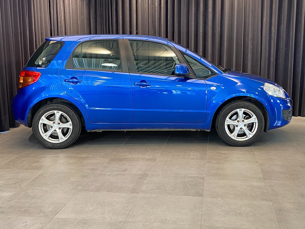 Vehicle Image 5