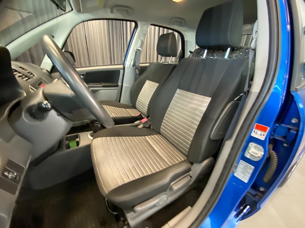 Vehicle Image 7