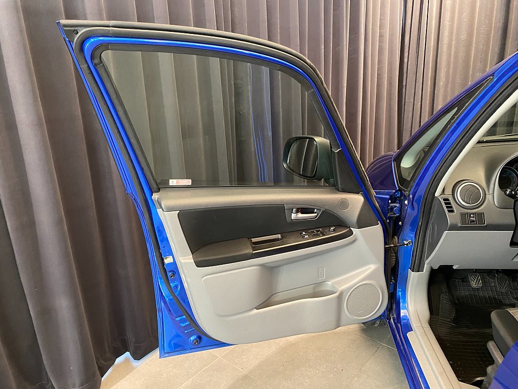 Vehicle Image 13