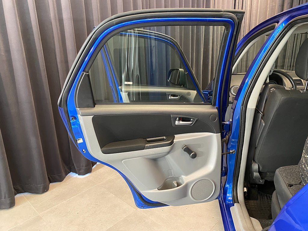 Vehicle Image 15