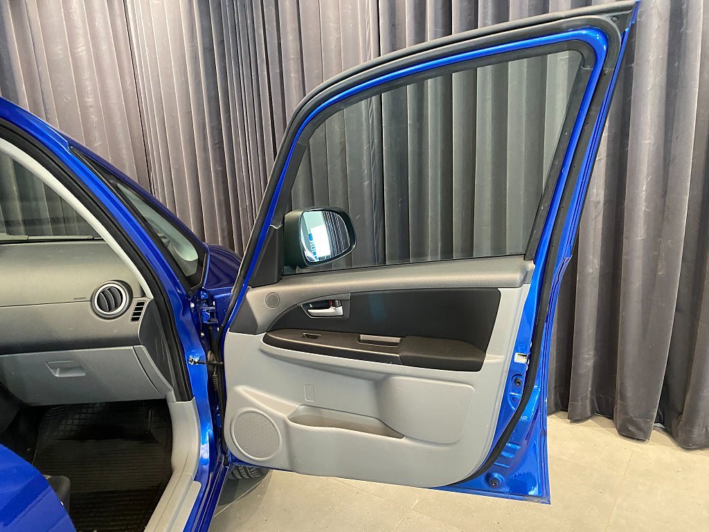 Vehicle Image 16