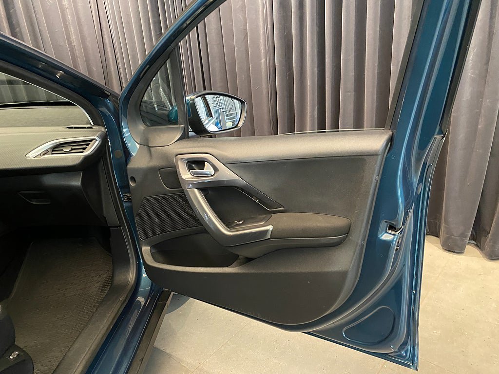 Vehicle Image 33