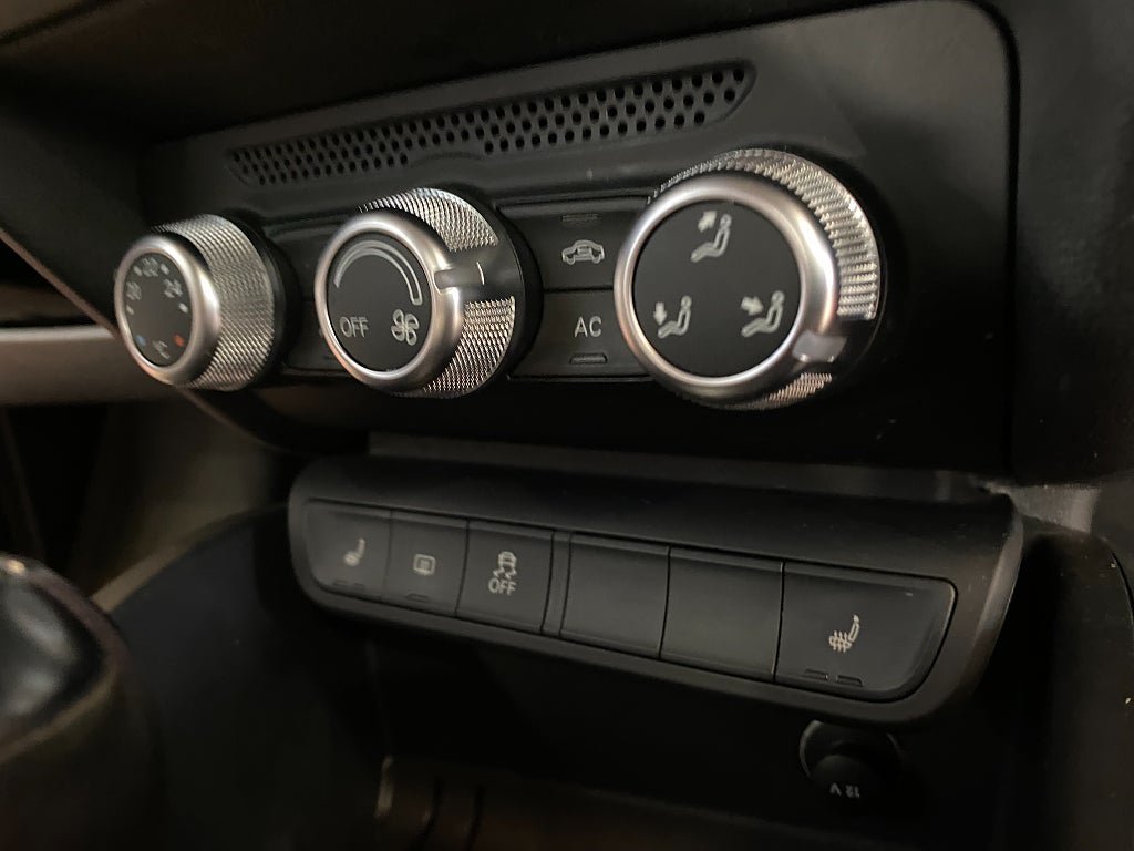 Vehicle Image 33