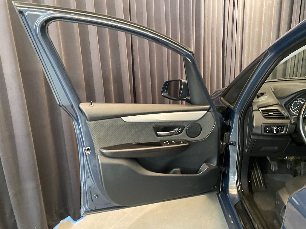 Vehicle Image 32