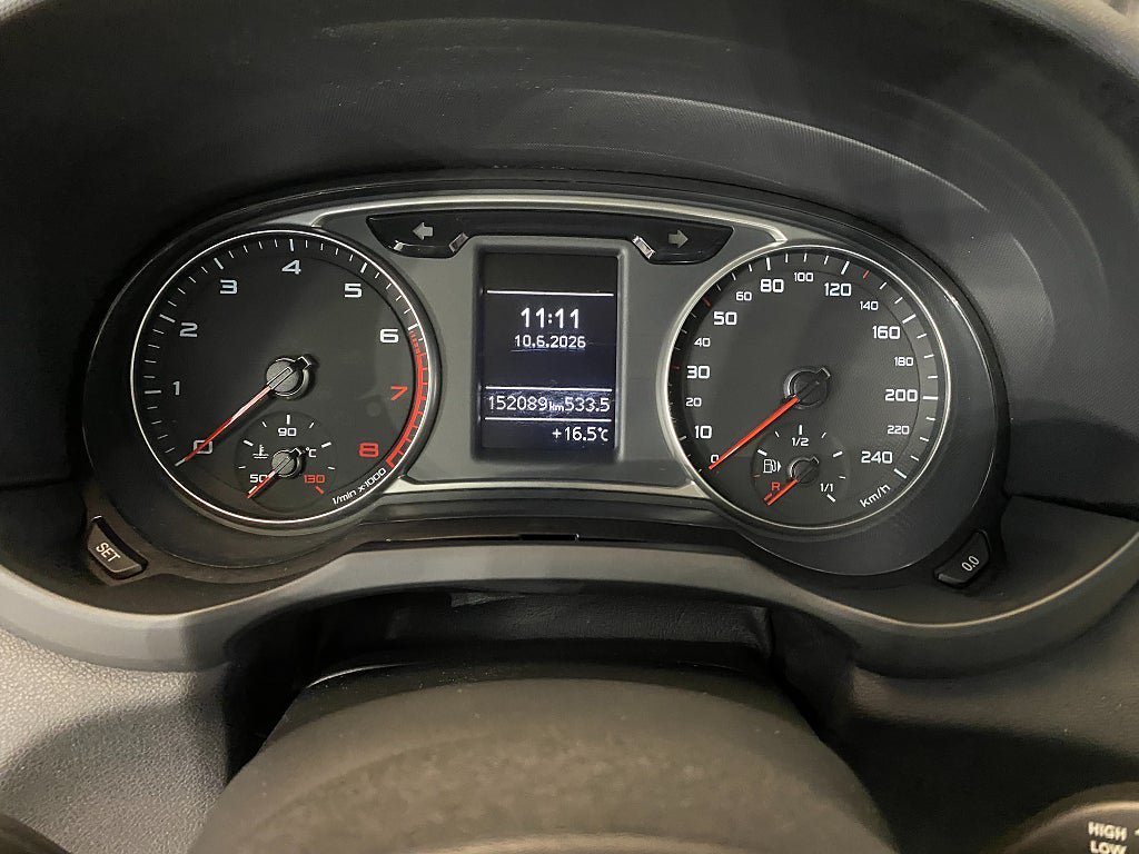 Vehicle Image 38