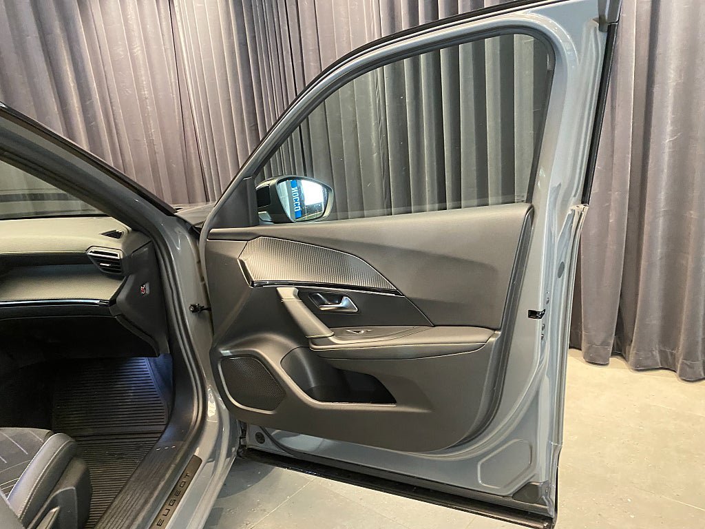 Vehicle Image 33