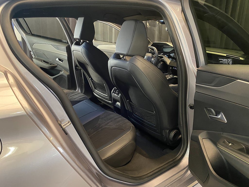 Vehicle Image 37