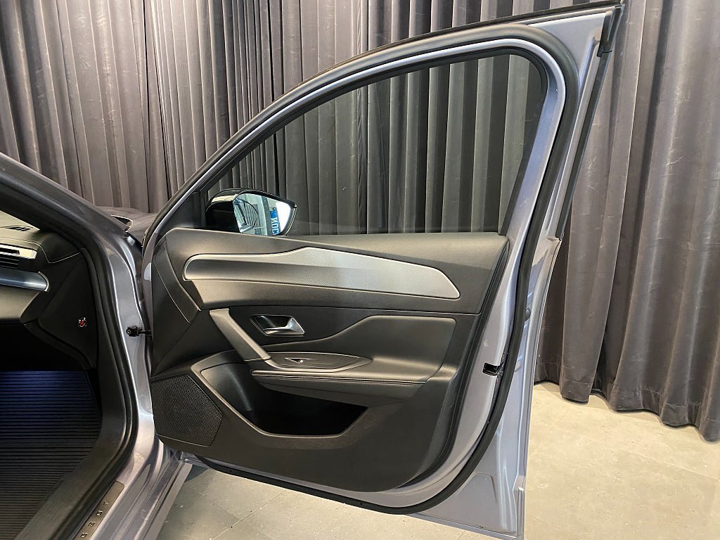 Vehicle Image 38