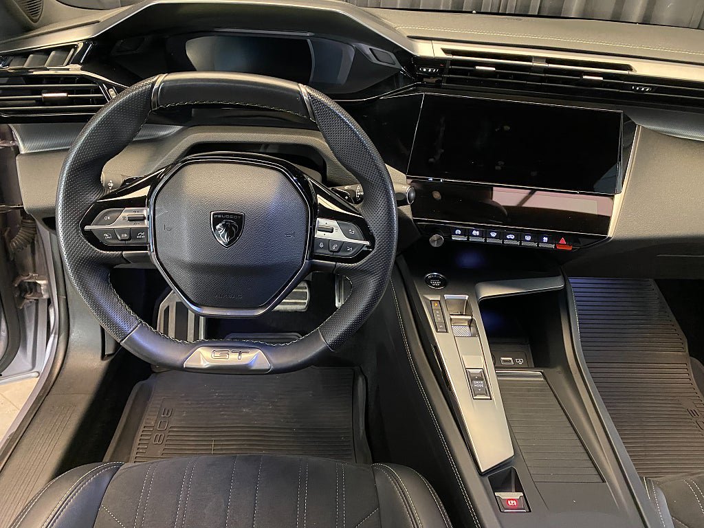 Vehicle Image 42