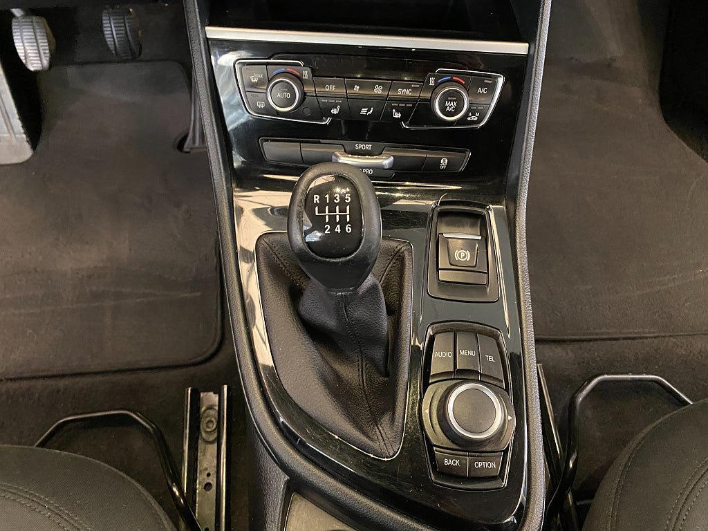 Vehicle Image 52