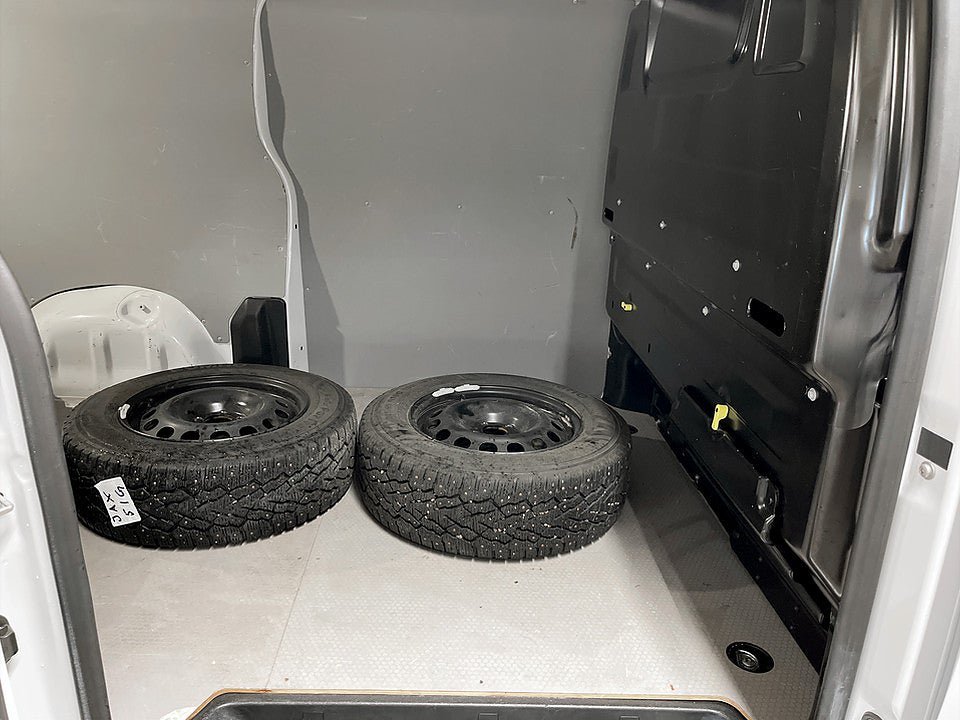 Vehicle Image 16