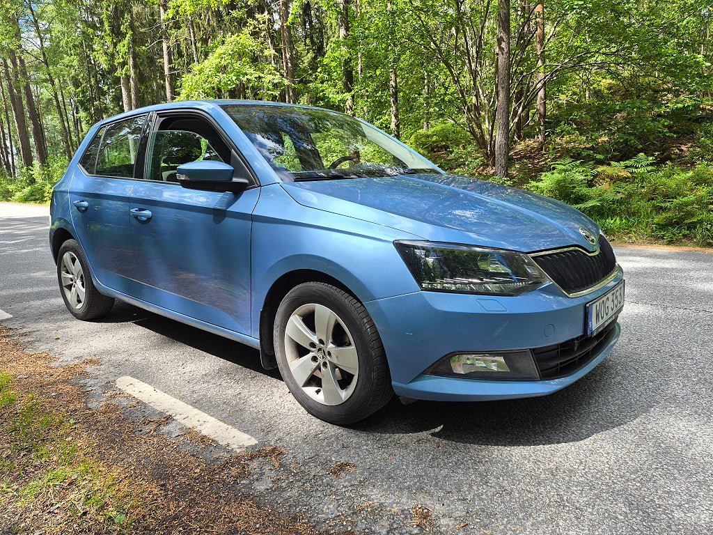 Vehicle Image 6
