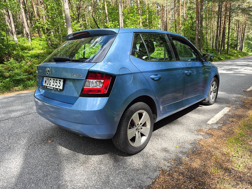 Vehicle Image 8