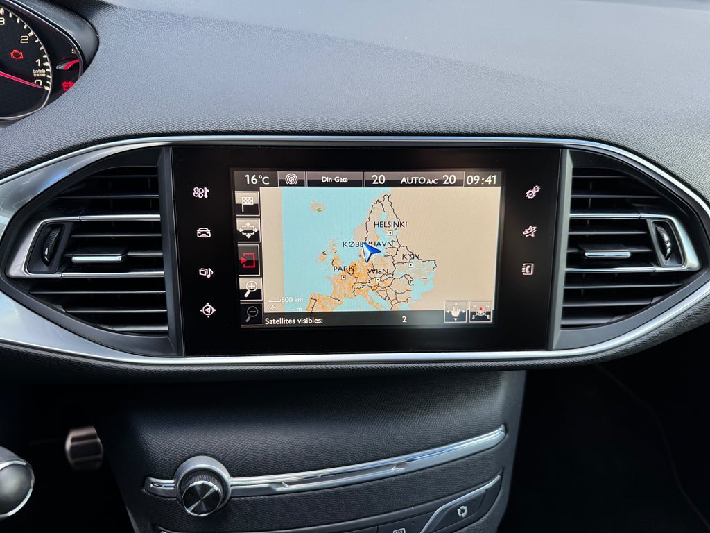 Vehicle Image 13