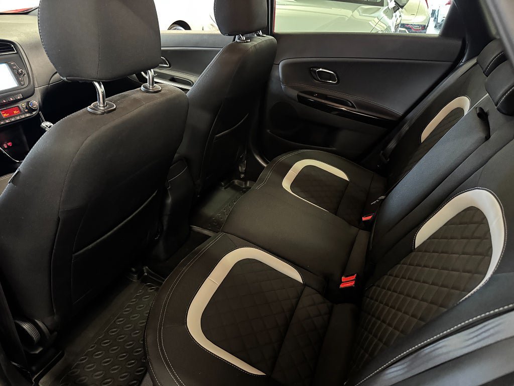 Vehicle Image 18