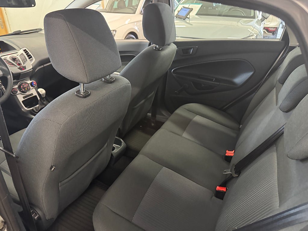 Vehicle Image 17