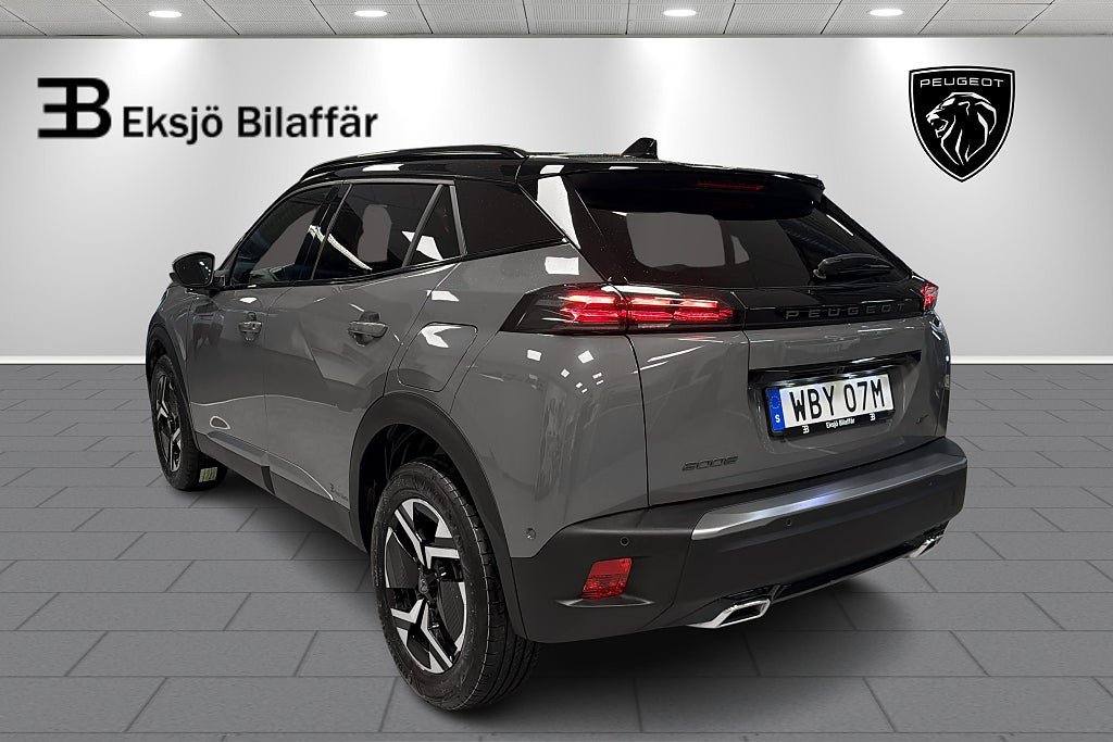 Vehicle Image 8