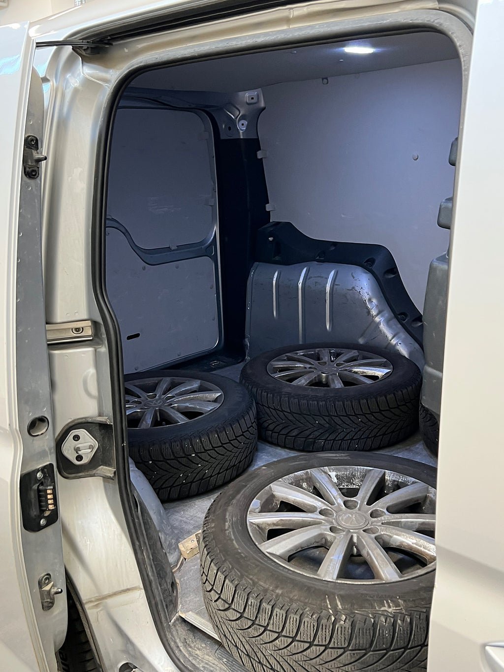 Vehicle Image 11