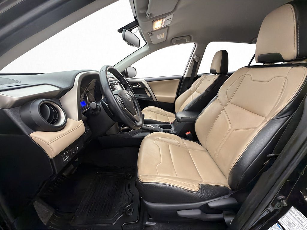 Vehicle Image 17