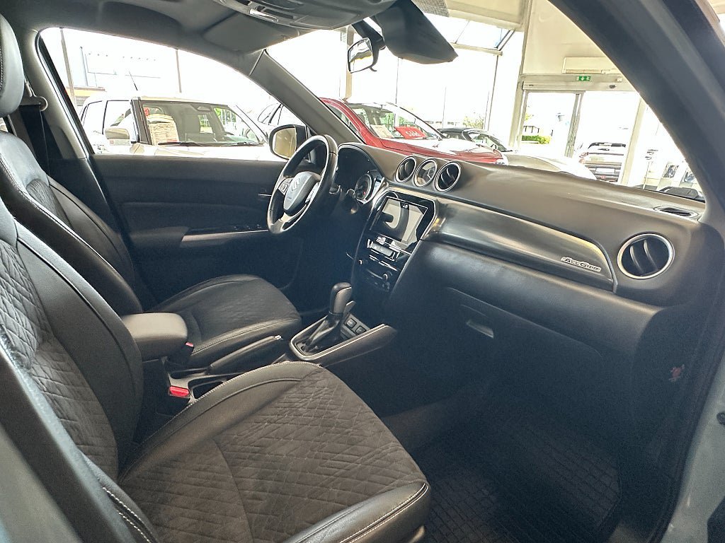 Vehicle Image 10