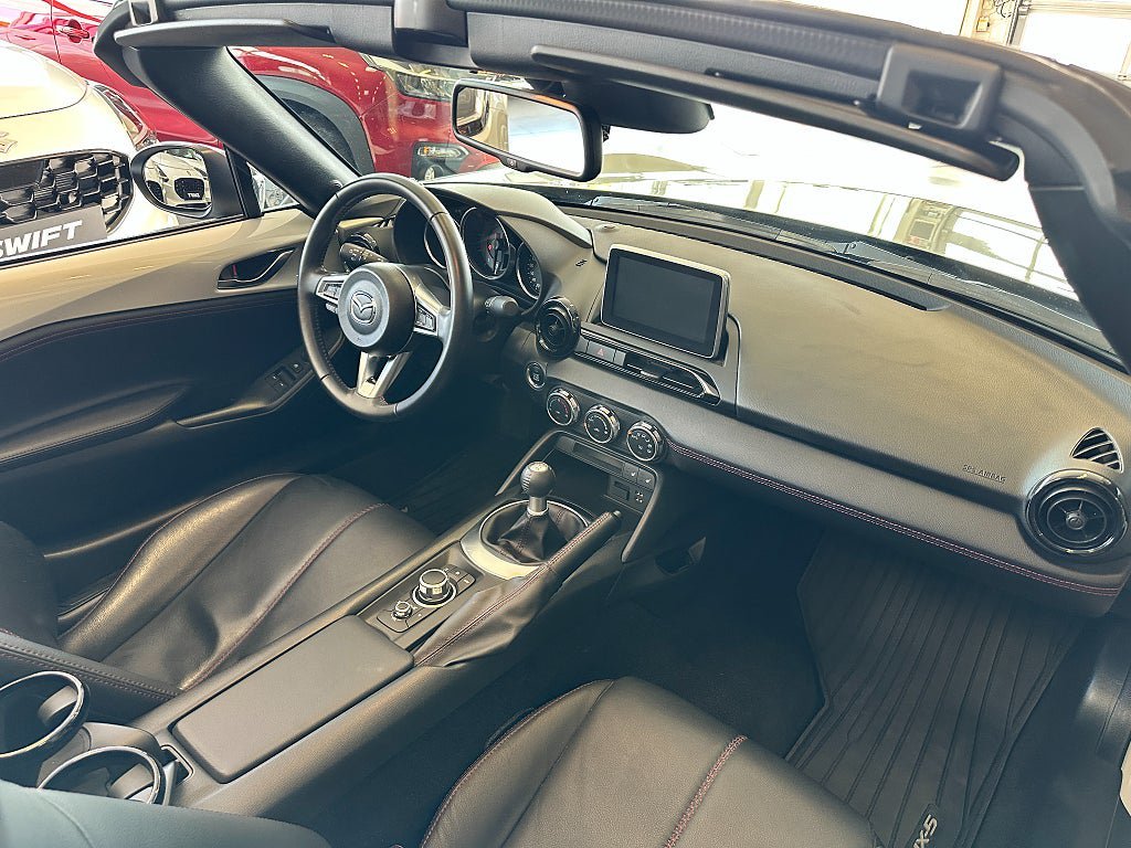 Vehicle Image 11