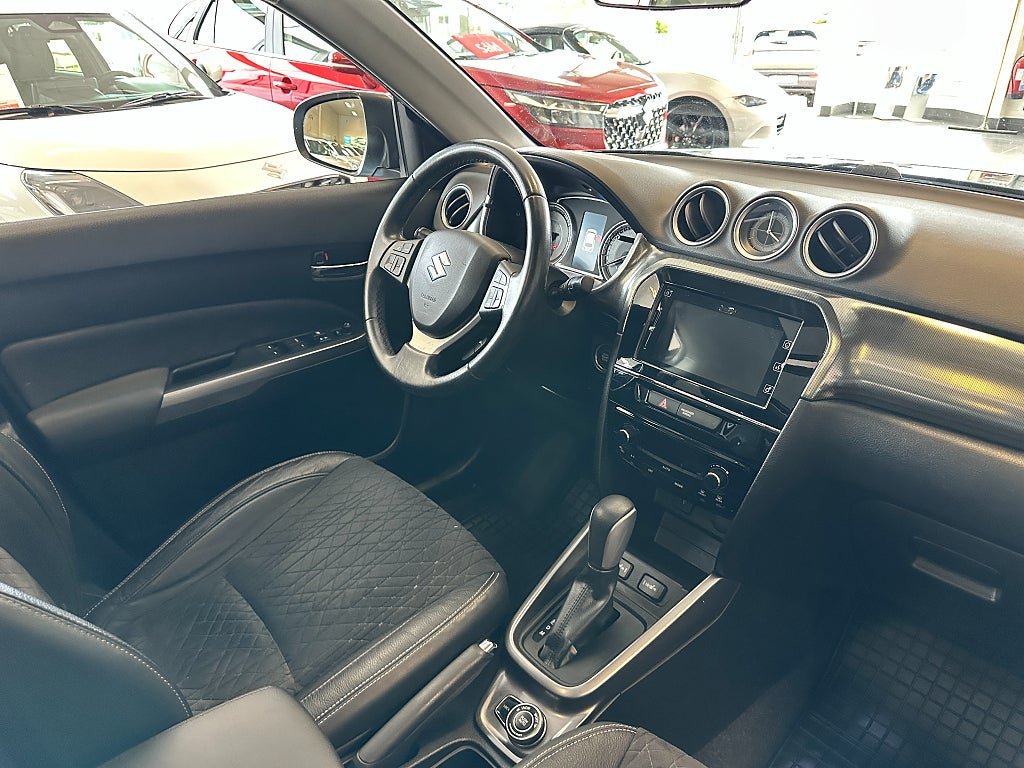 Vehicle Image 12
