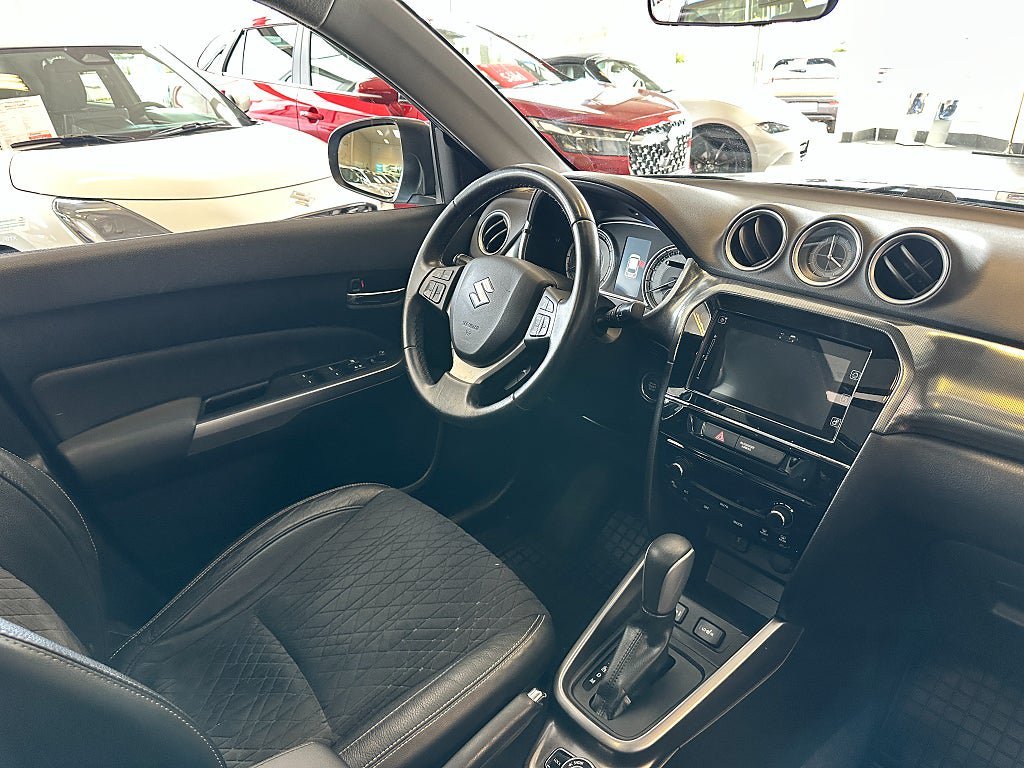 Vehicle Image 13