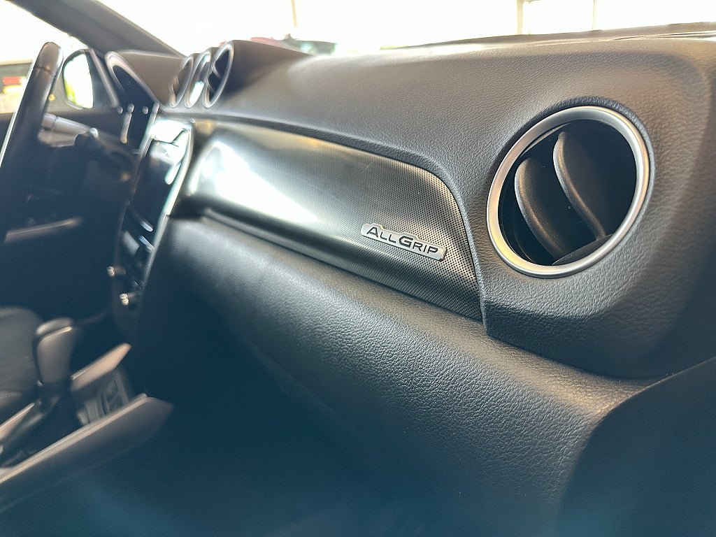 Vehicle Image 14