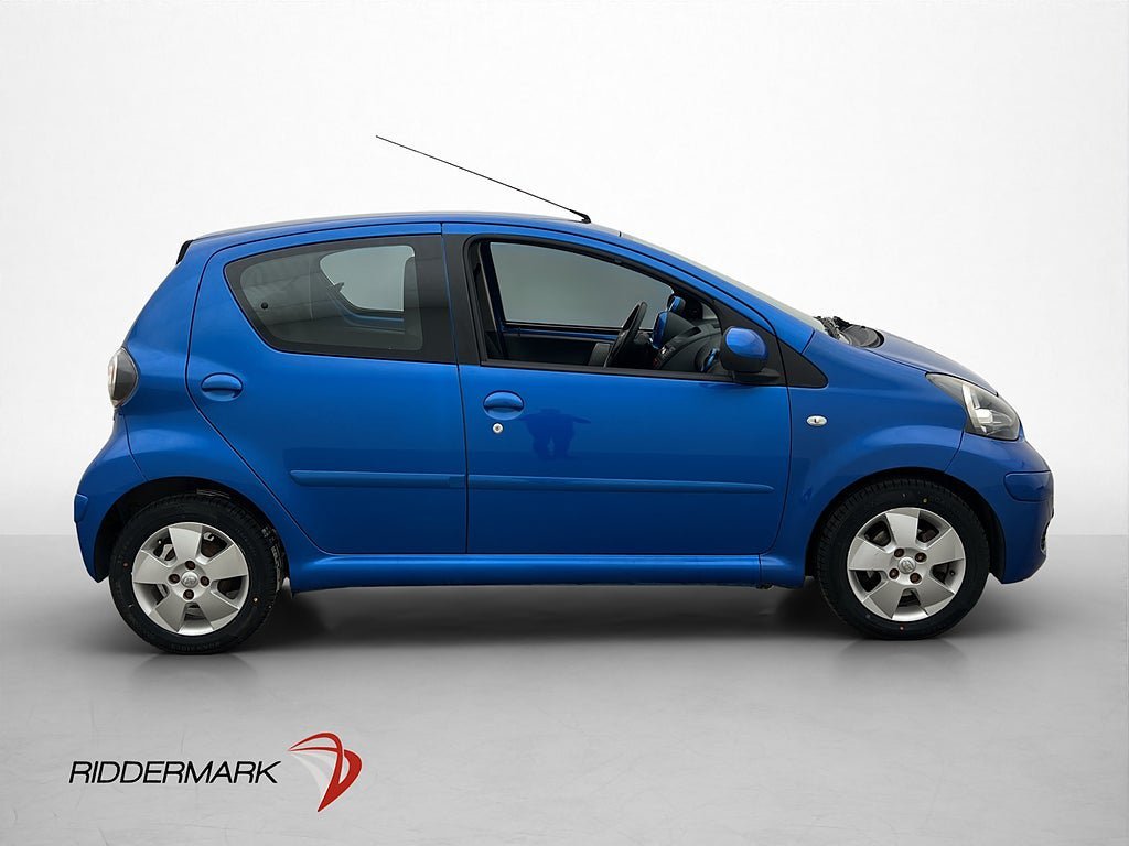 Vehicle Image 9