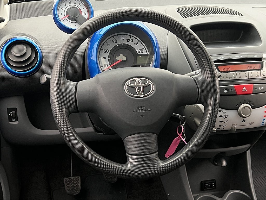 Vehicle Image 11