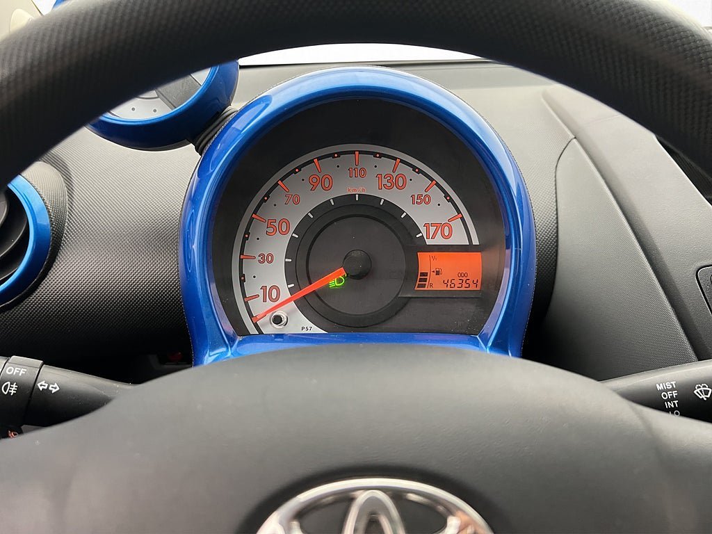 Vehicle Image 12