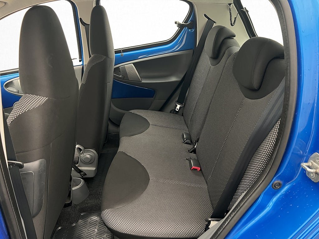 Vehicle Image 19